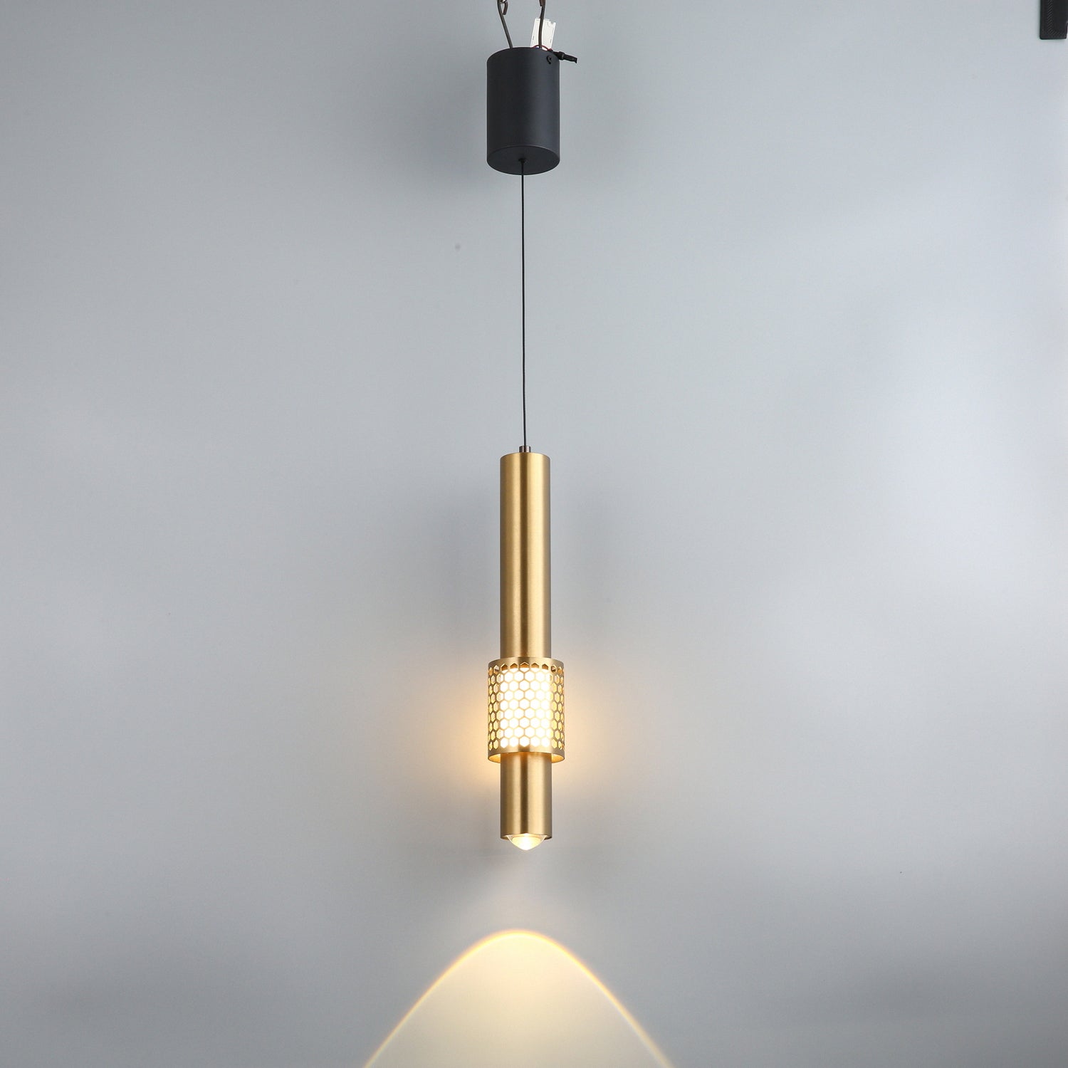 Cylindrical Hollow Mesh Pendant Light