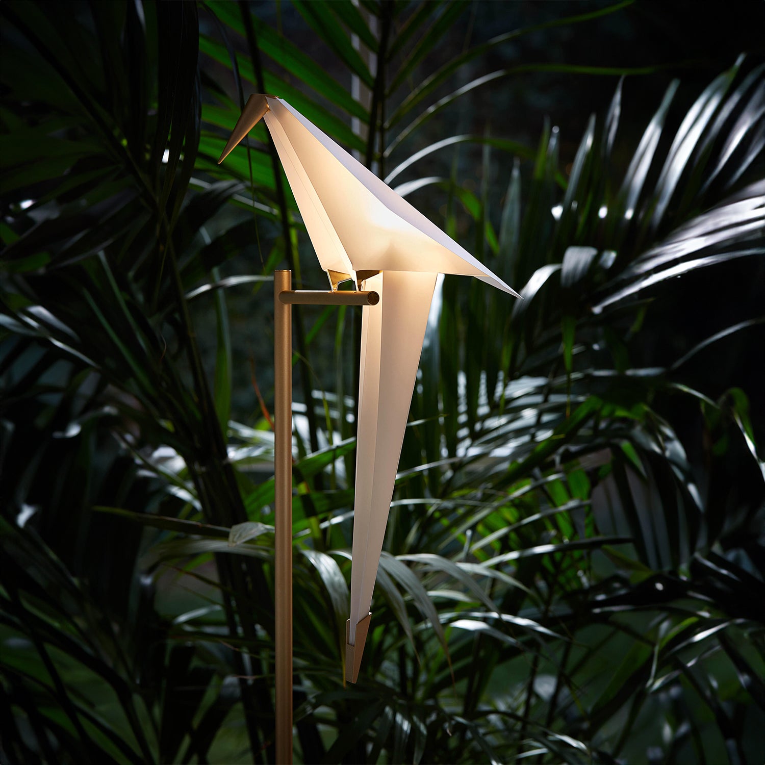 Avian Serenity Wall Lamp