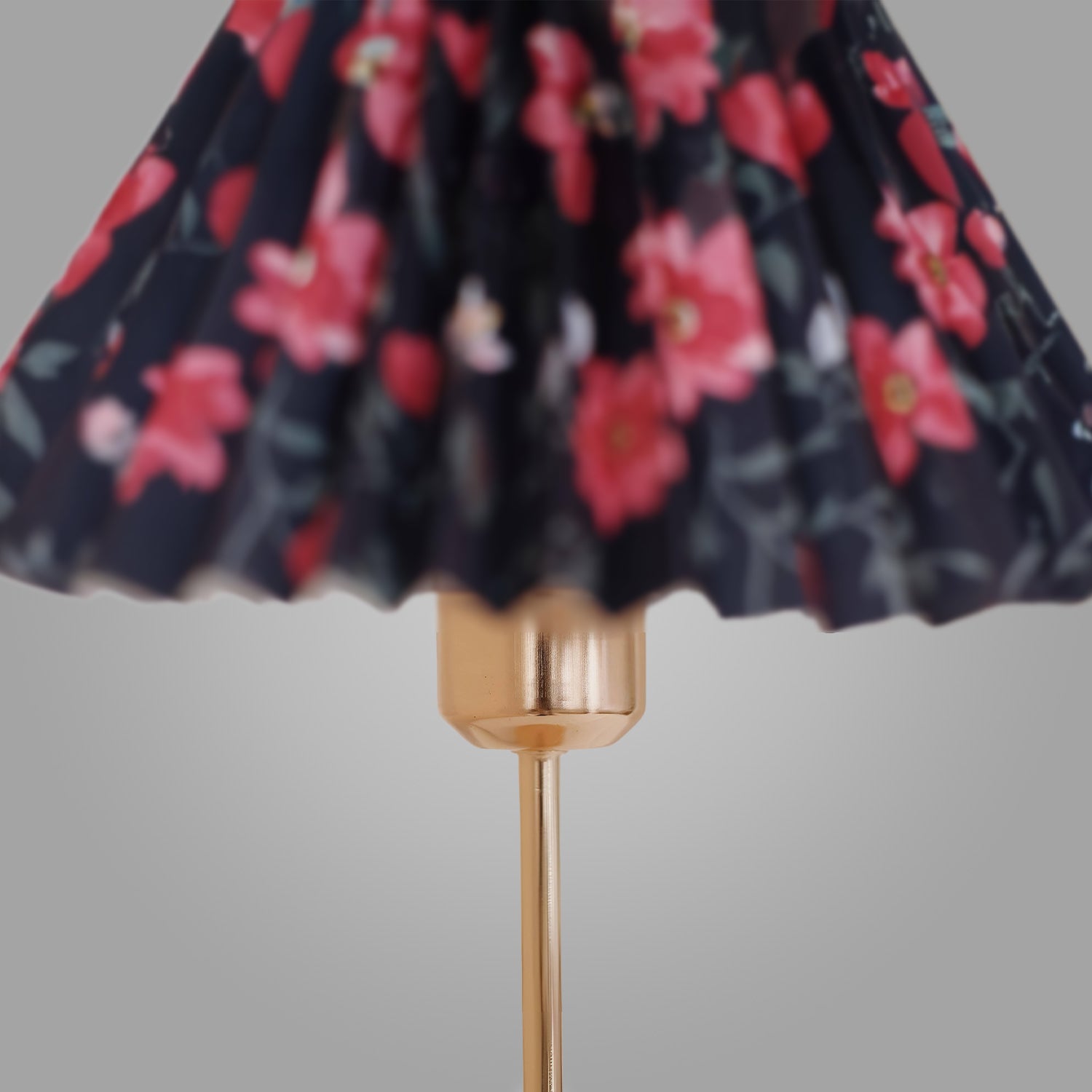 Blossom Pleat Accent Table Lamp