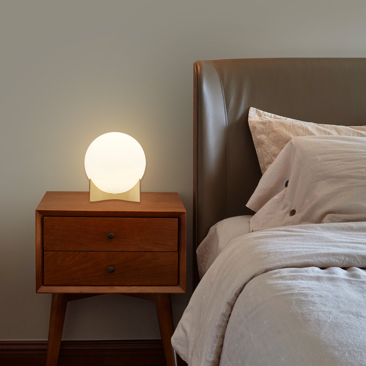 Eclipse Sphere Table Lamp