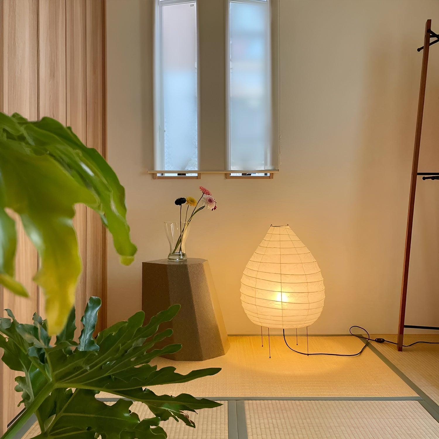 Akari 22N Table Lamp